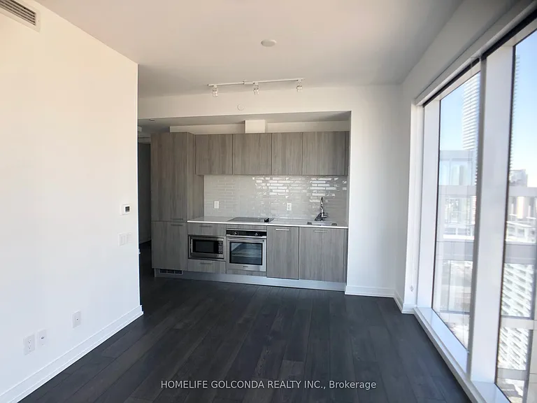 3 Gloucester St #2302 — Photo 4