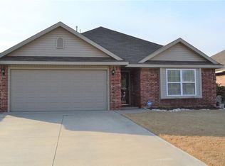 2119 Bradford Cir, Newcastle, OK 73065
