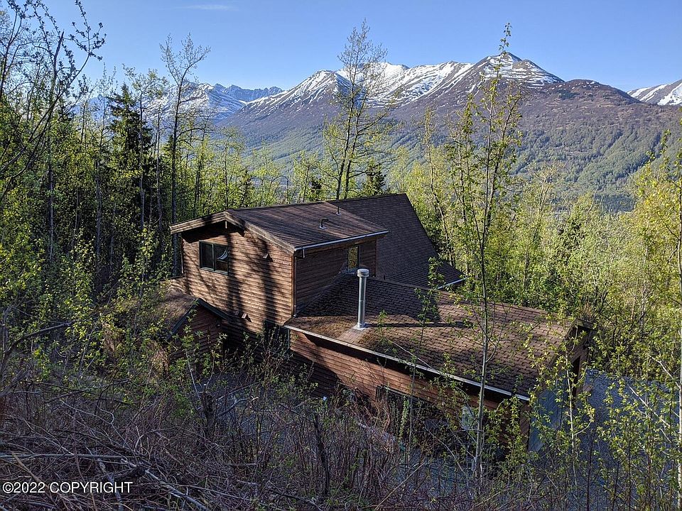 1st image of 23378 Glacier View Dr