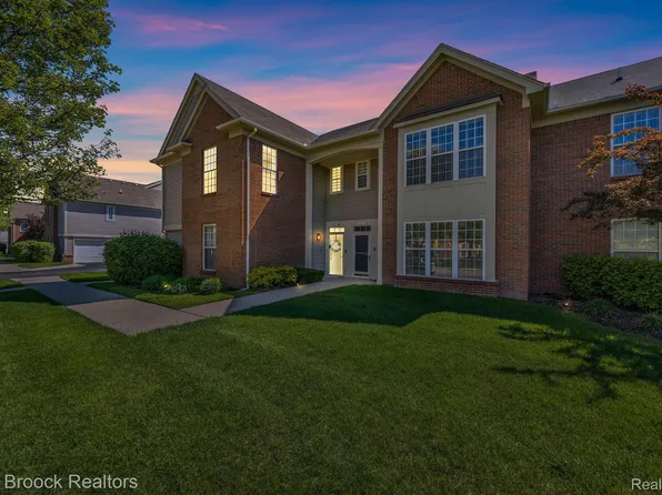 51856 Adler Park Dr E, Chesterfield, MI 48051