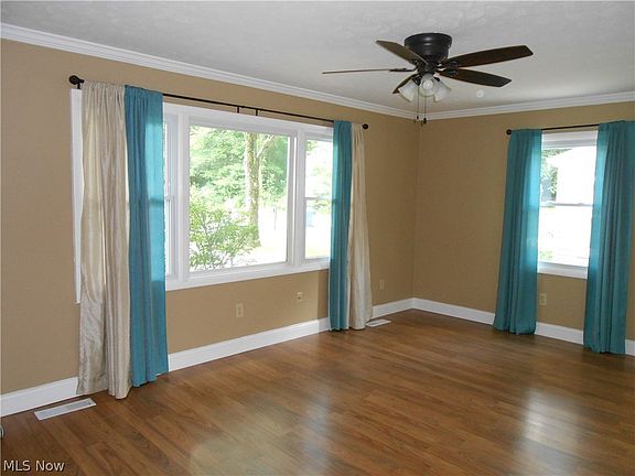 2nd image of 3192 Roselawn Ave