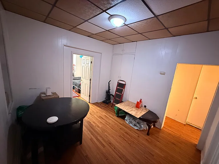 258 Hancock Ave — Photo 2