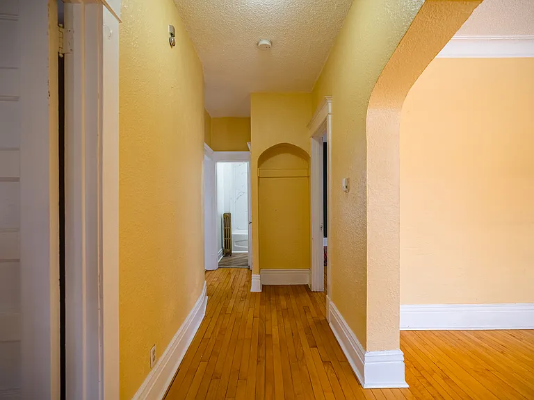 826 Grosvenor Ave #1 — Photo 12