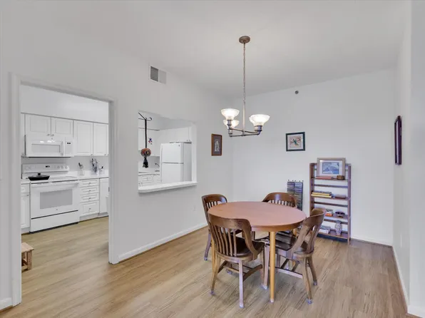 3200 N Leisure World Blvd APT 514, Silver Spring, MD 20906