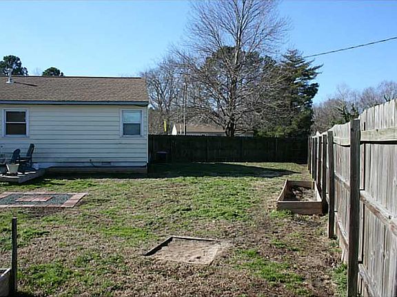 4th image of 201 Clemwood Pkwy