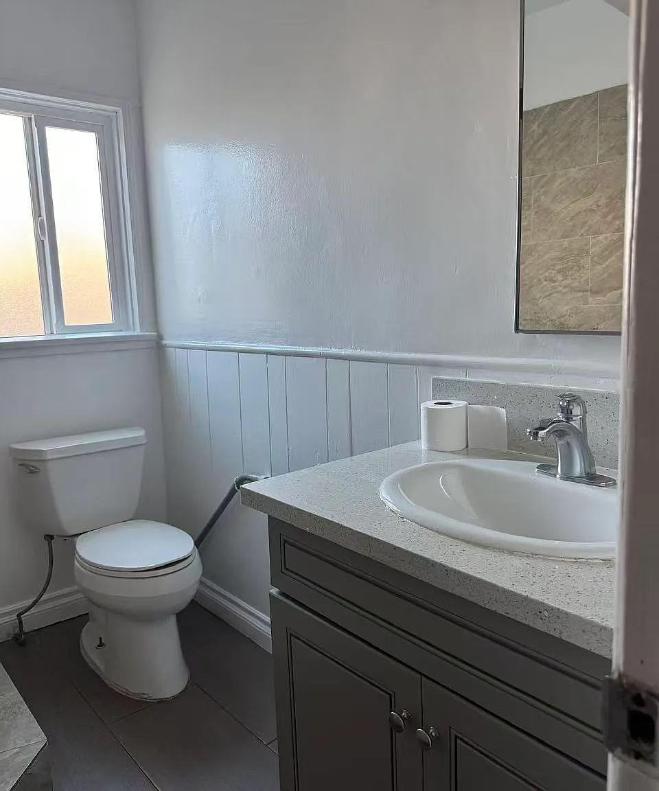 3 bed, 950 sqft, $2,890 — Photo 2
