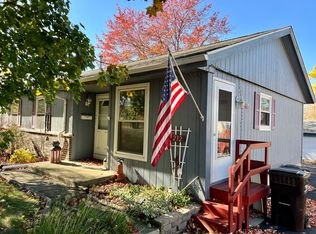 232 Hickory Dr, Crystal Lake, IL 60014