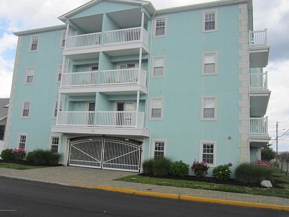 2nd image of 202 Dupont Ave Unit 6