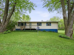702 Rowley St, Walker, IA 52352