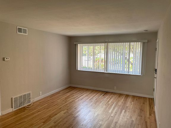 3rd image of 7361 Dale Ave APT A