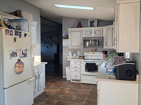 3rd image of 3875 Van Dyke Rd