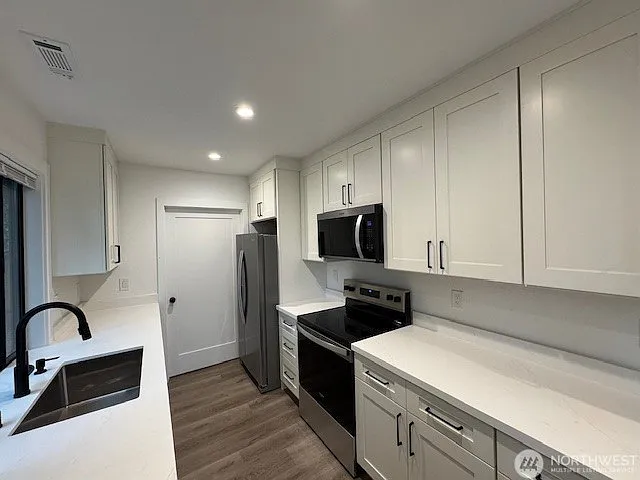 209 SW 132nd St — Photo 15