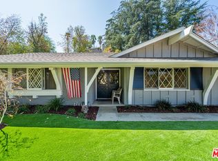 23348 Calvert St, Woodland Hills, CA 91367