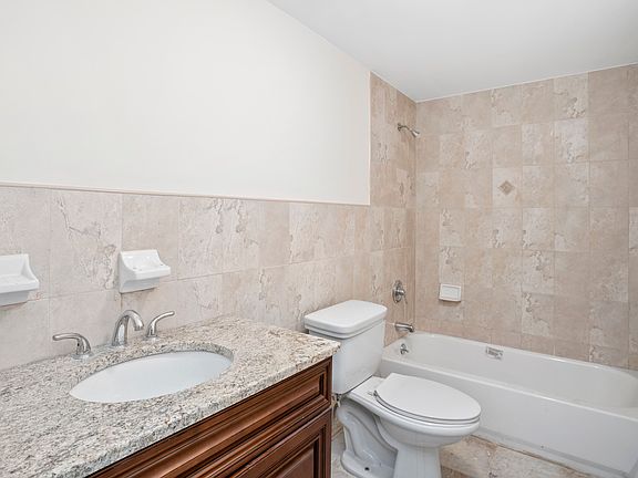 5th image of 142 Wyckoff Ave Floor 4