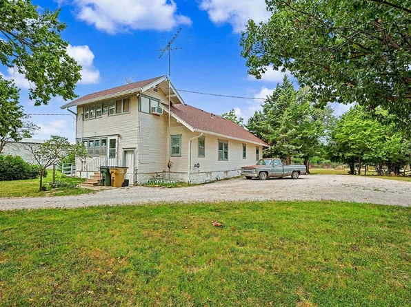 211 W 9th St #1013, Peabody, KS 66866