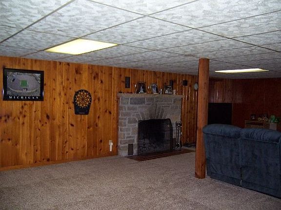 4th image of 1410 W B St