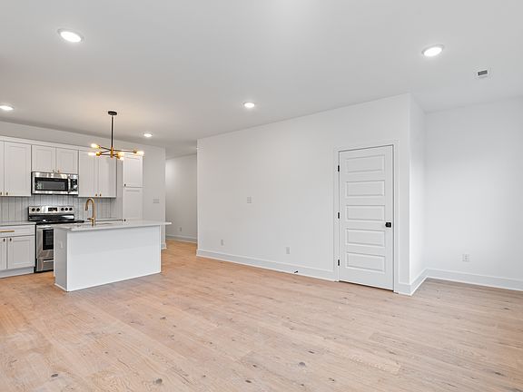 3rd image of 823 China St #B