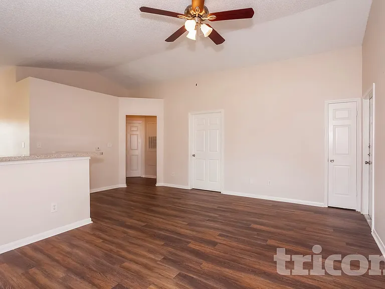 3103 Kelling St — Photo 2