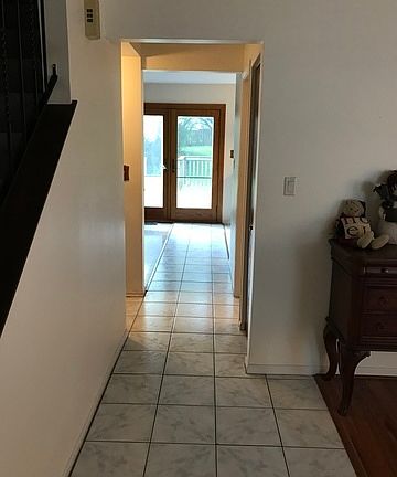 2nd image of 1719 Monmouth Pl