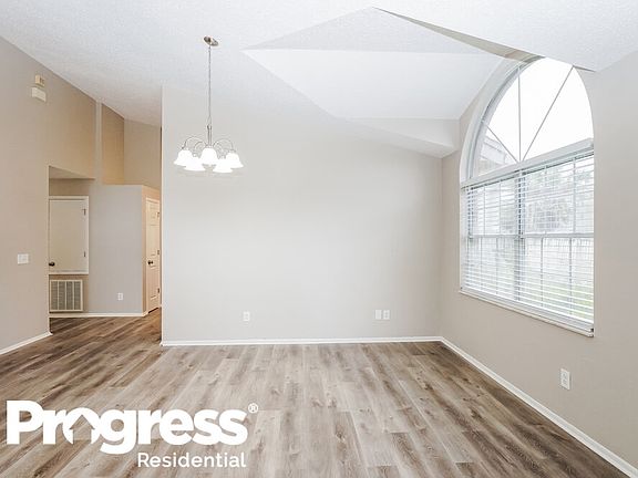 4th image of 10220 Willowemac Ct