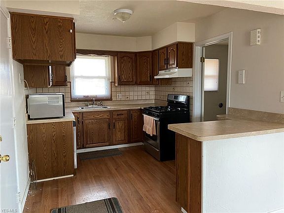 5th image of 7616 Primrose Dr