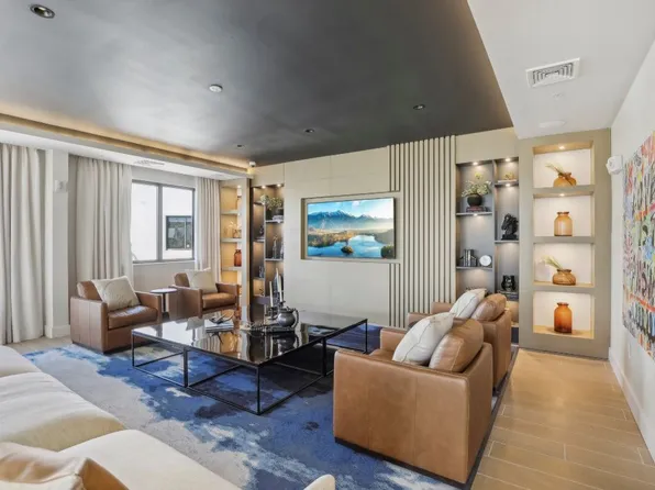 18405 W Dixie Hwy, Miami, FL