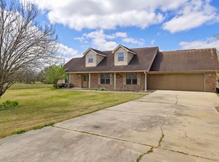 11156 Country Ln, Beaumont, TX 77705