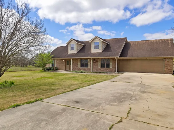 11156 Country Ln, Beaumont, TX 77705