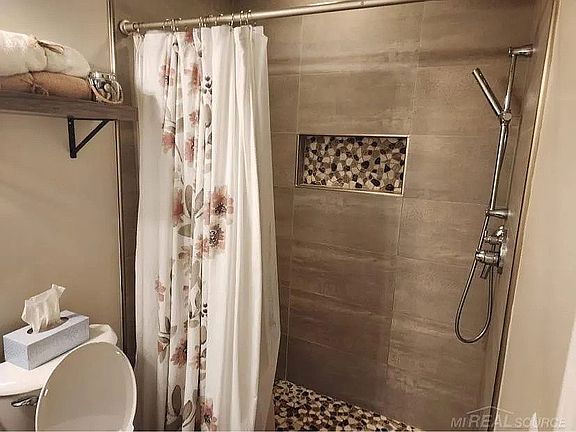 2nd image of 37522 Jefferson Ave APT 302