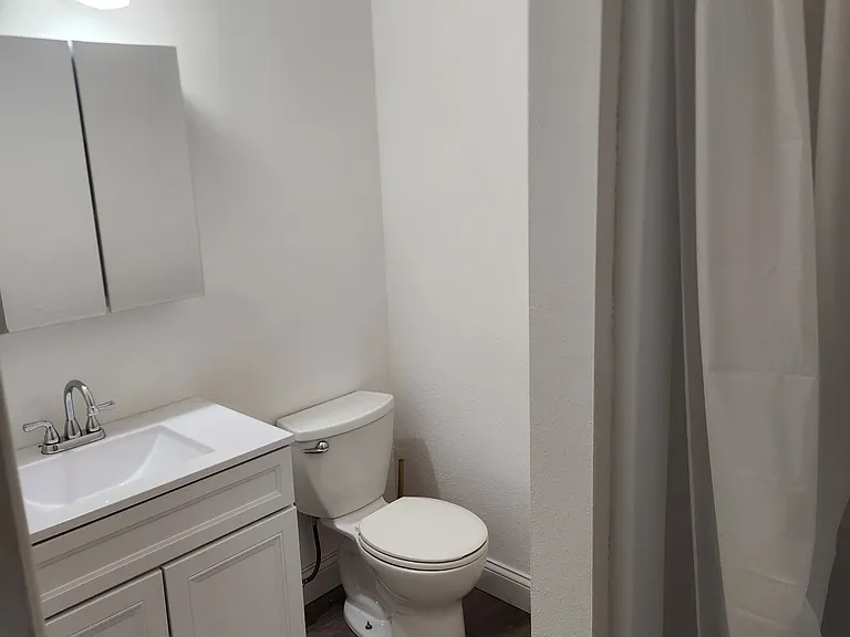 1201 N Broadway #2 — Photo 5
