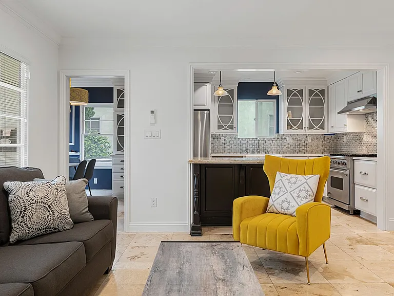 1738 S Kelton Ave — Photo 13
