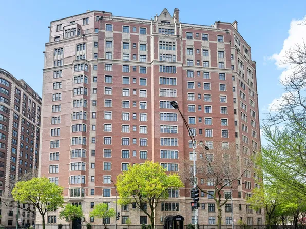 3800 N Lake Shore Dr #2C, Chicago, IL 60613