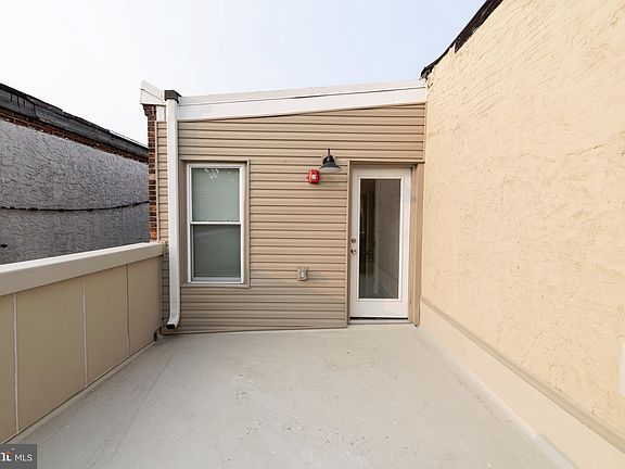 2nd image of 416 W Berks St #3