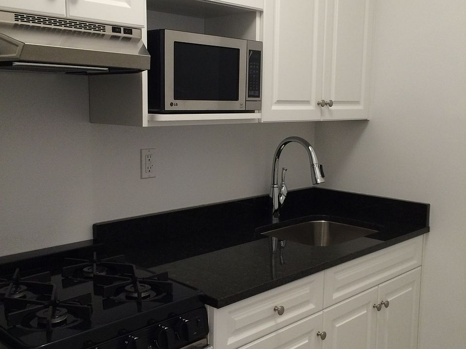 1st image of 330 W 55th St APT 6H