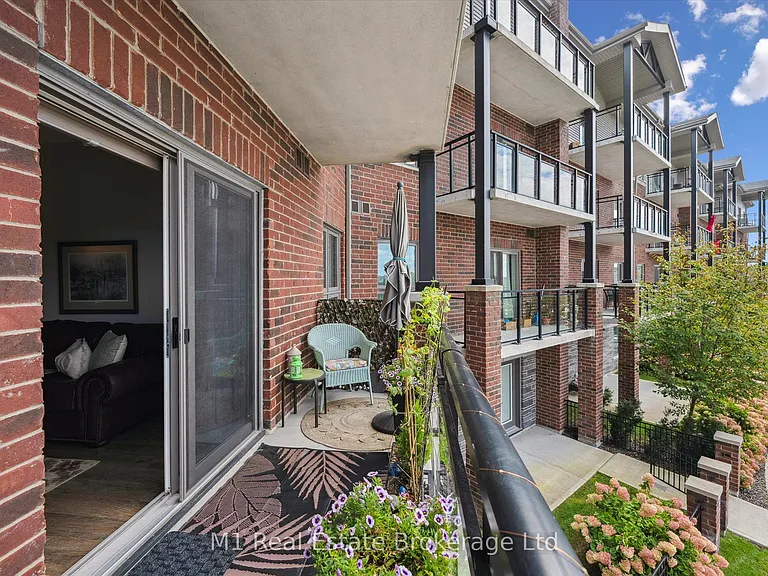 35 Kingsbury Sq #215 — Photo 28