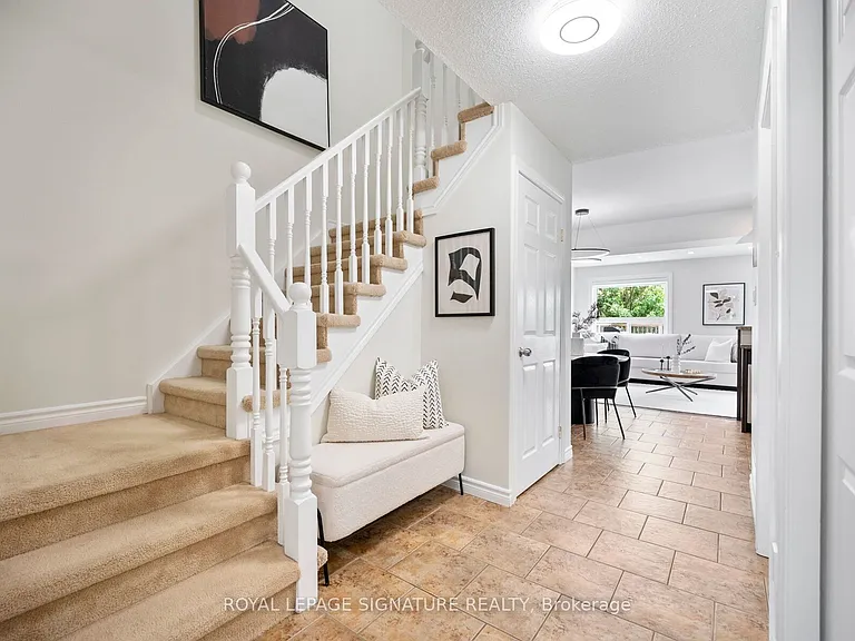 61 Thames Way — Photo 5