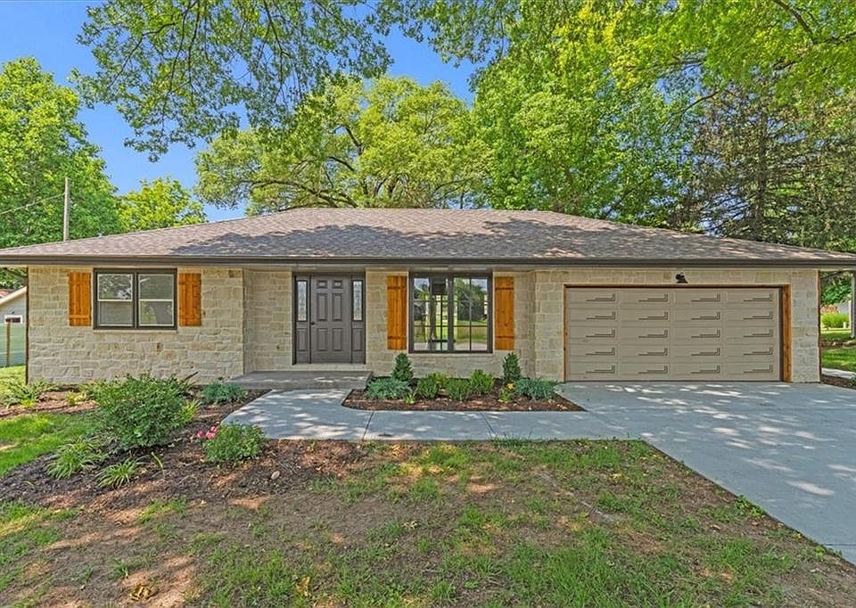 2916 10th Ave, Leavenworth, KS 66048 Zillow