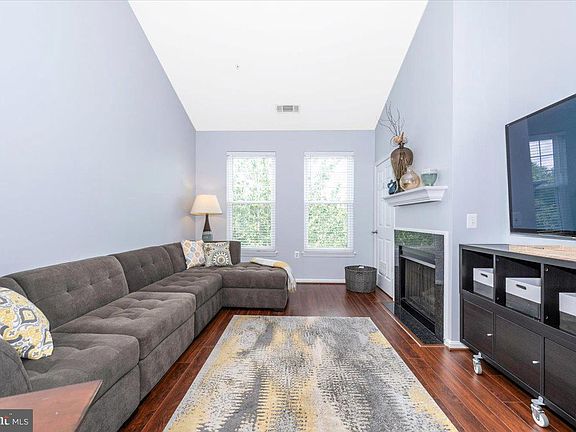5th image of 3851 Aristotle Ct #1-418