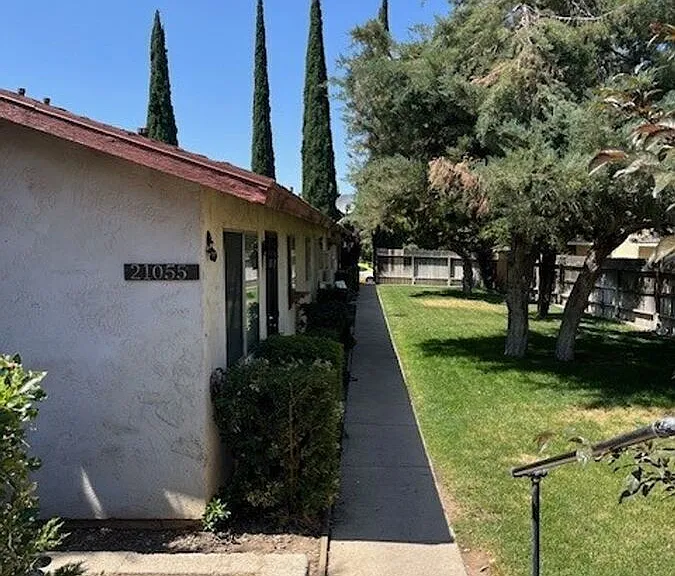 21055 Santa Barbara Dr #C — Photo 2