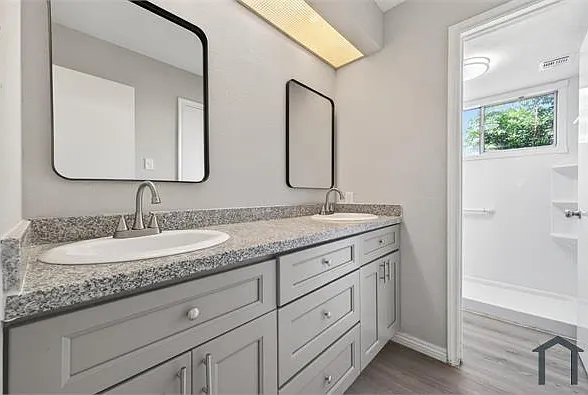 11820 Spring Grove Dr — Photo 32