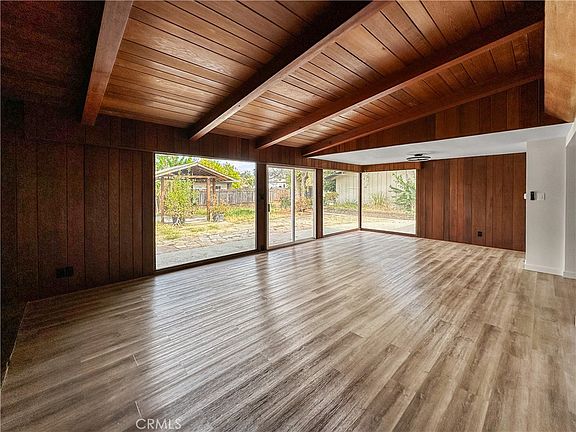 5th image of 48 Pine Oaks Rd