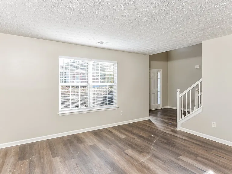 2521 Meadow Pond Trl — Photo 4