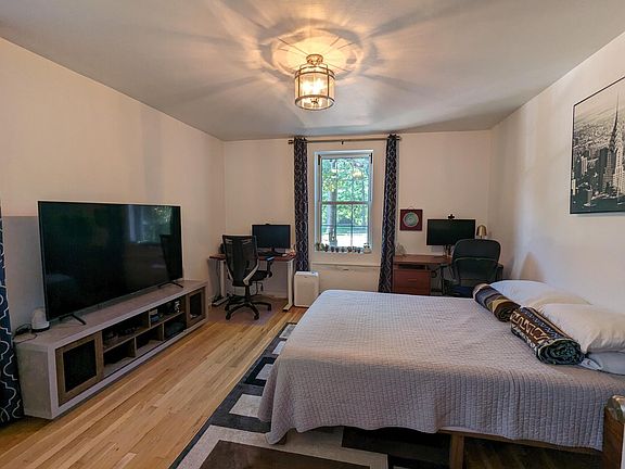 side view of the bedroom