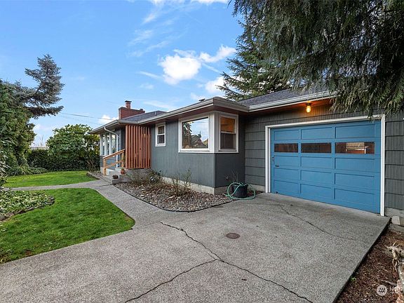 3rd image of 1103 N Rainier Avenue
