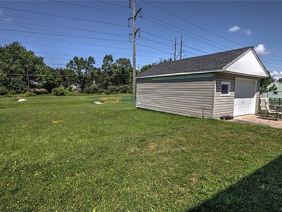 4th image of 39 Iroquois Dr