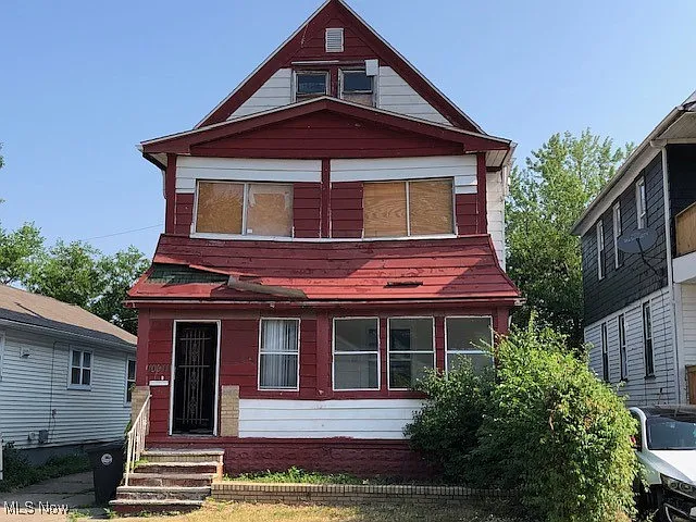 10911 Grandview Ave photo 1