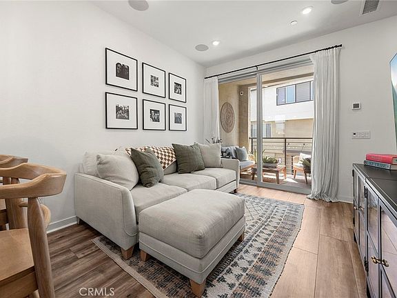2nd image of 1567 Lima Way Unit 3