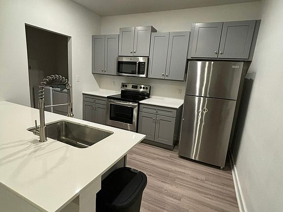 4th image of 1211 N Evanston Ave