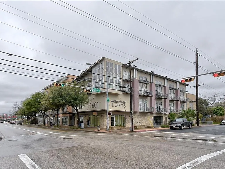 1601 E Cesar Chavez St #102 — Photo 3
