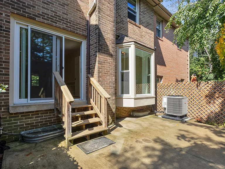 6414 Seven Oaks Ct — Photo 17